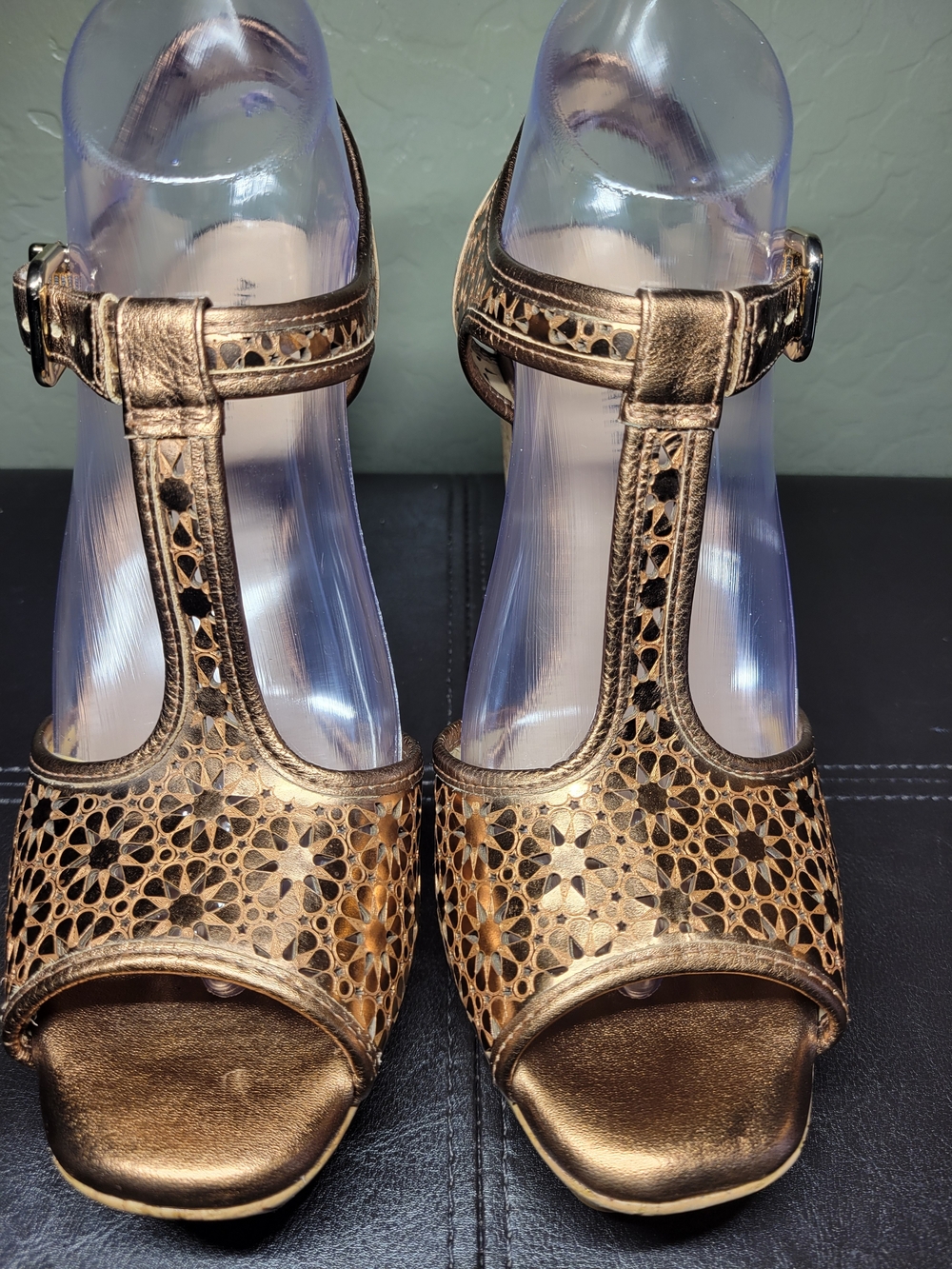 Antonio Melani Floral Bronze Leather  T-strap Platform Sandals Size 8.5M